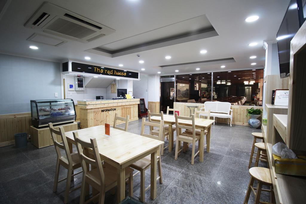 Motel The Red House Sokcho