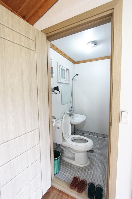 The Red House Motel Sokcho