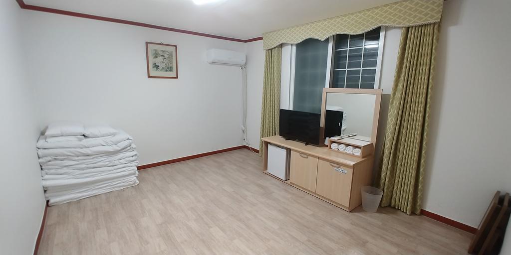 The Red House 2* Sokcho